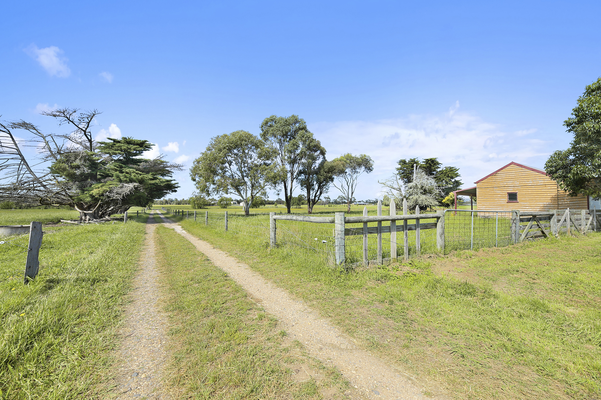 166 Afflecks Road, Toongabbie, VIC 3856 AUS