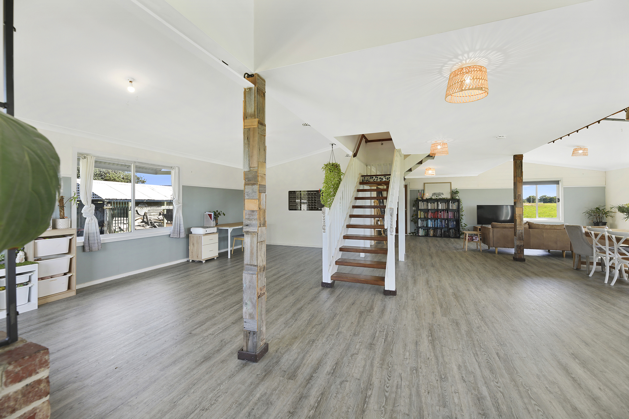 166 Afflecks Road, Toongabbie, VIC 3856 AUS