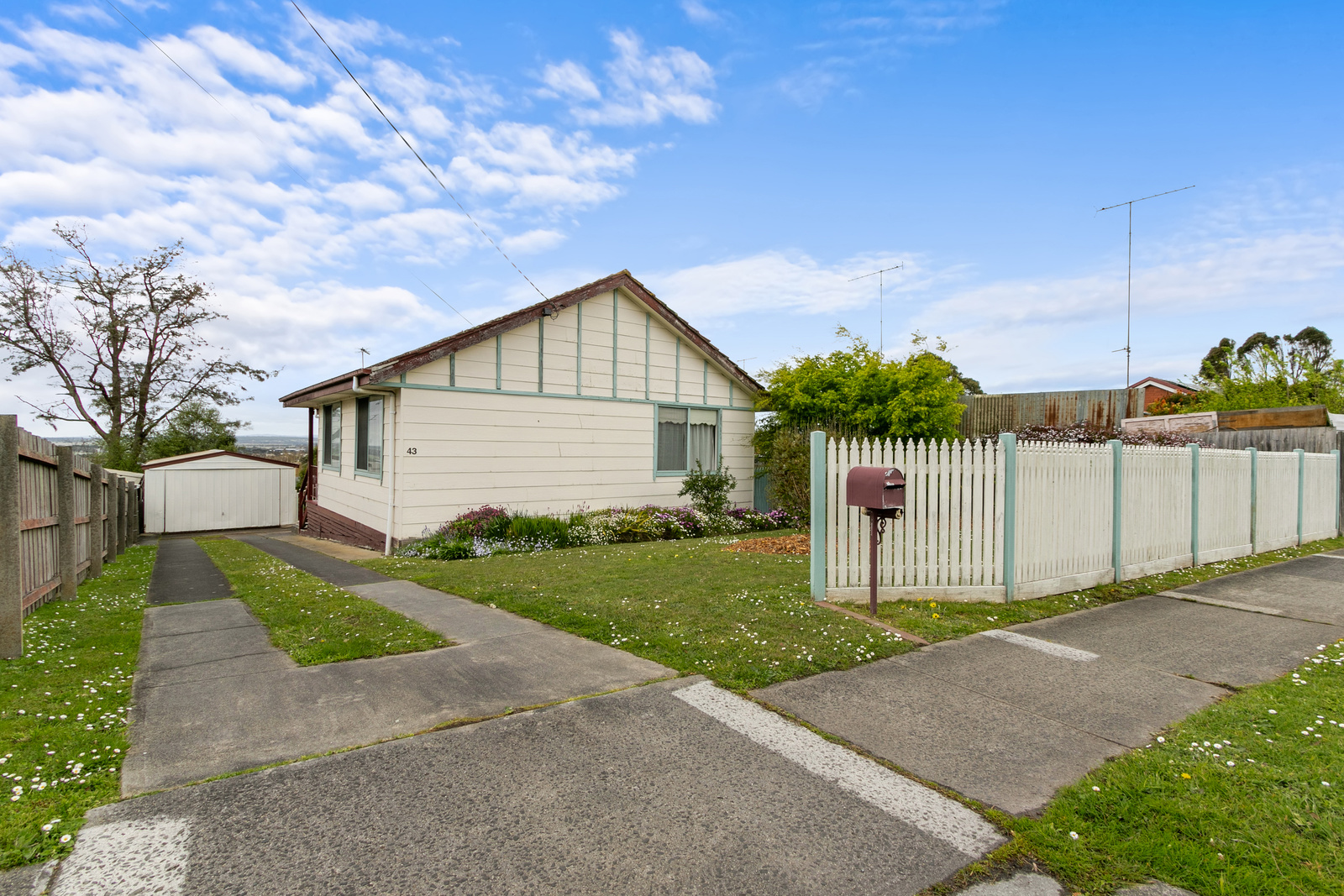 43 Christina Street, Morwell, VIC 3840 AUS