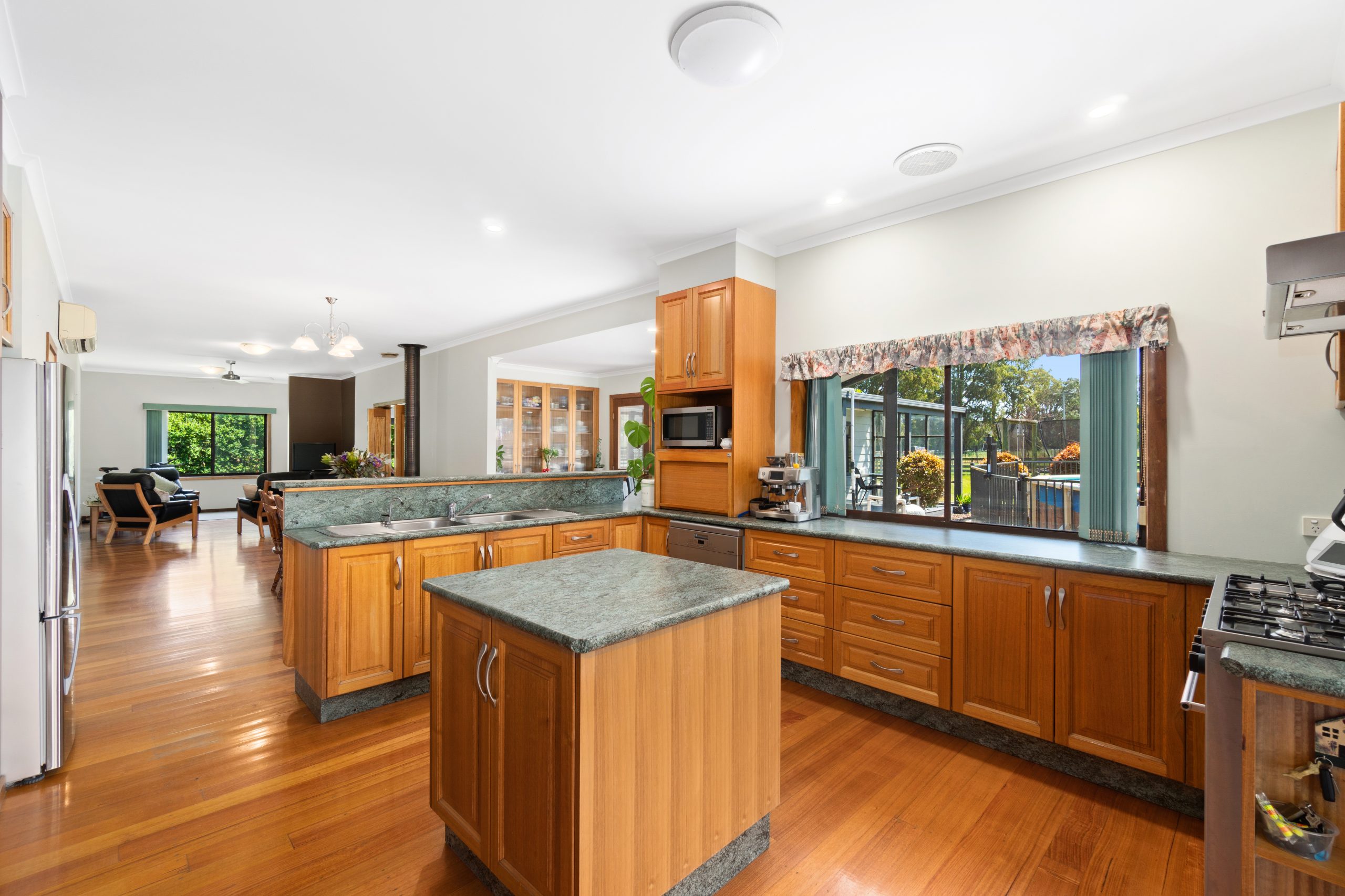 240 Frasers Lane, Glengarry, VIC 3854 AUS
