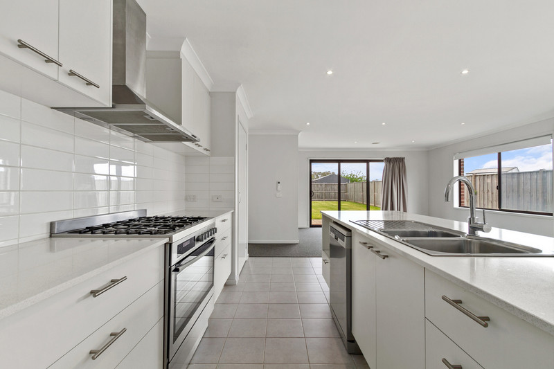 74 Moore Street, Rosedale, VIC 3847 AUS