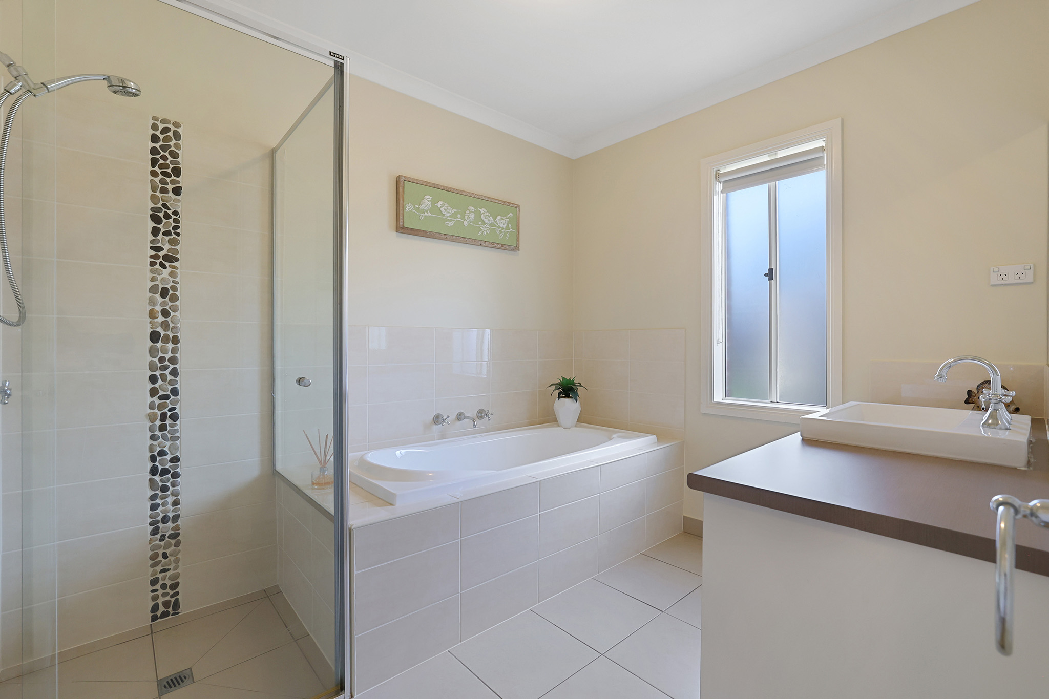 107-109 Ellavale Drive, Traralgon, VIC 3844 AUS