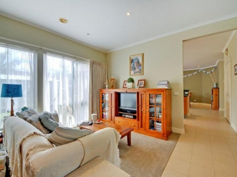 38 Connaught Way, TRARALGON, VIC 3844 AUS