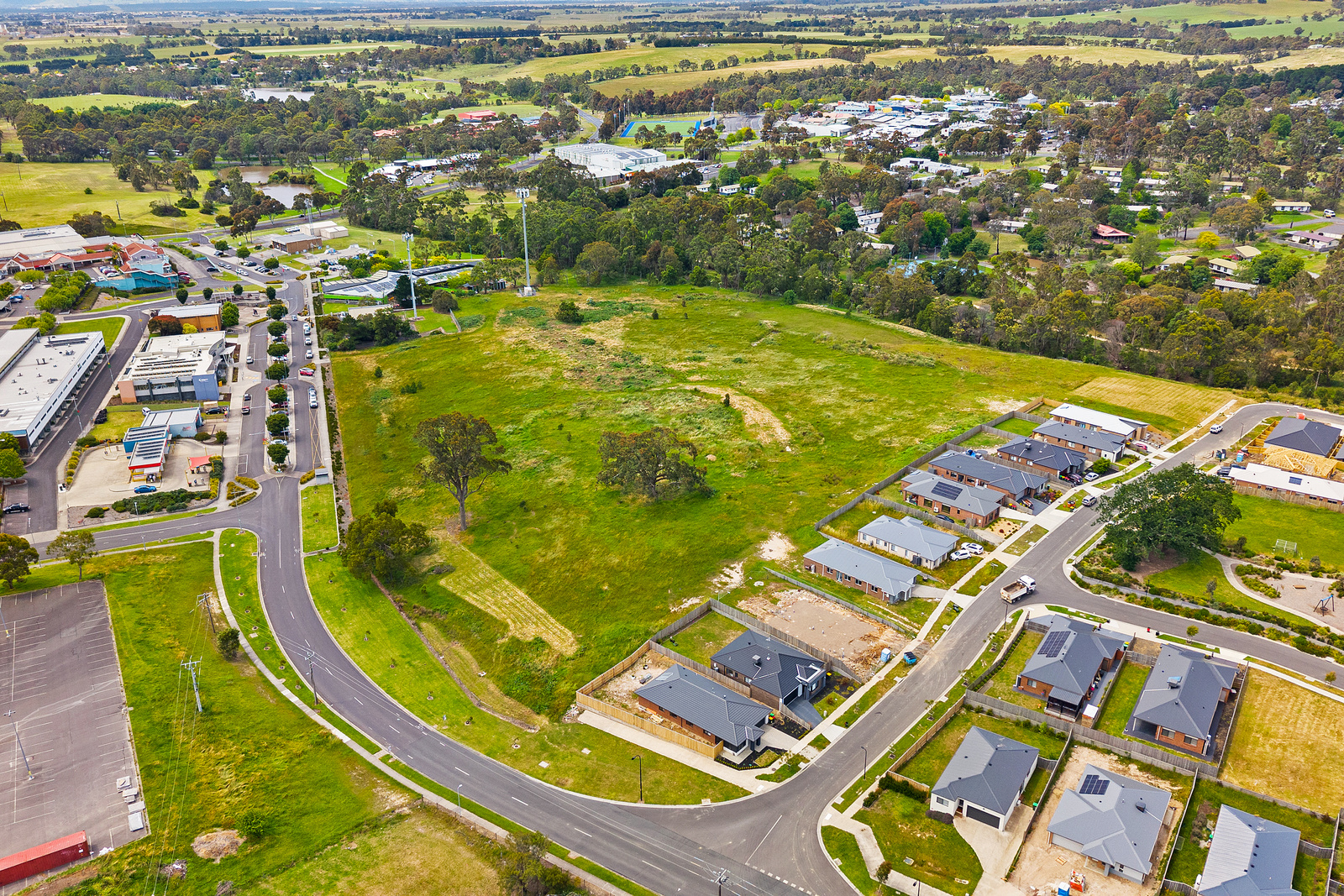 2 1 Oakhill Estate, Churchill, VIC 3842 AUS