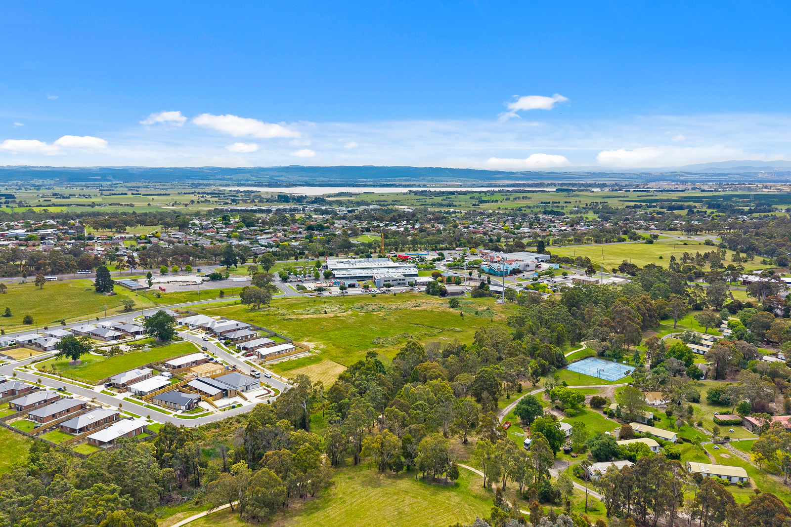 8 1 Oakhill Estate, Churchill, VIC 3842 AUS