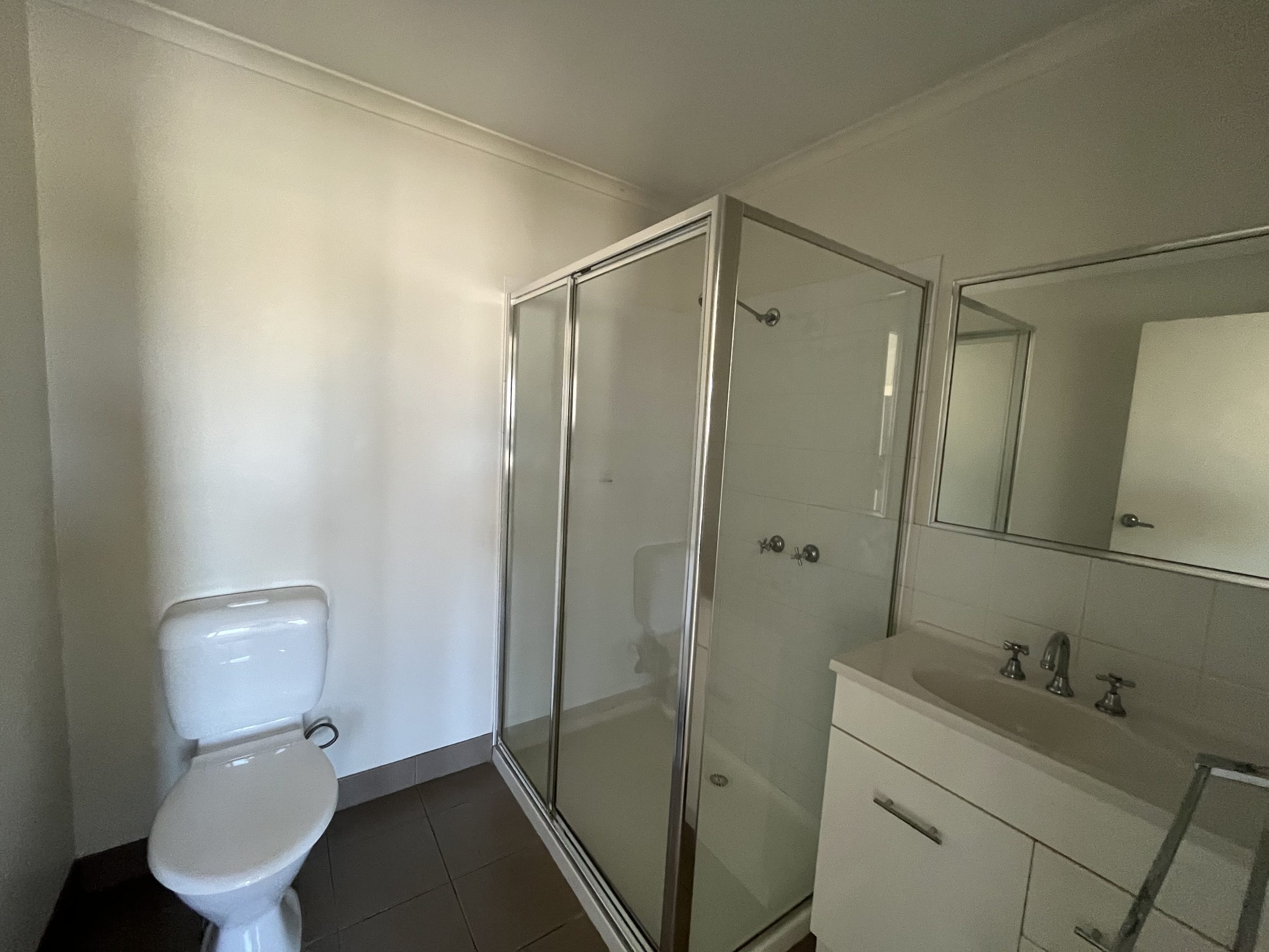 1/70 Bradman Boulevard, TRARALGON, VIC 3844 AUS