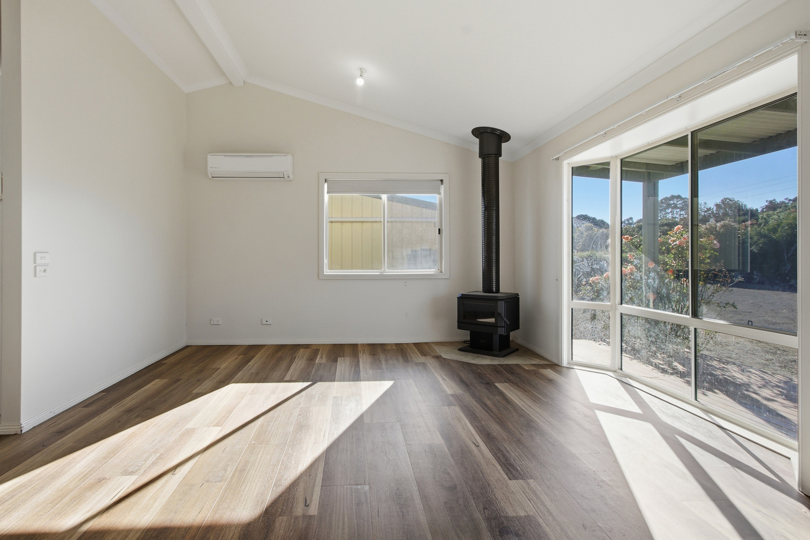 2301 Traralgon-Maffra Road, Cowwarr, VIC 3857 AUS