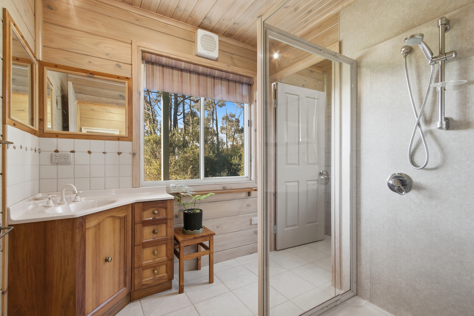 335 Whitelaws Track, Yinnar South, VIC 3869 AUS